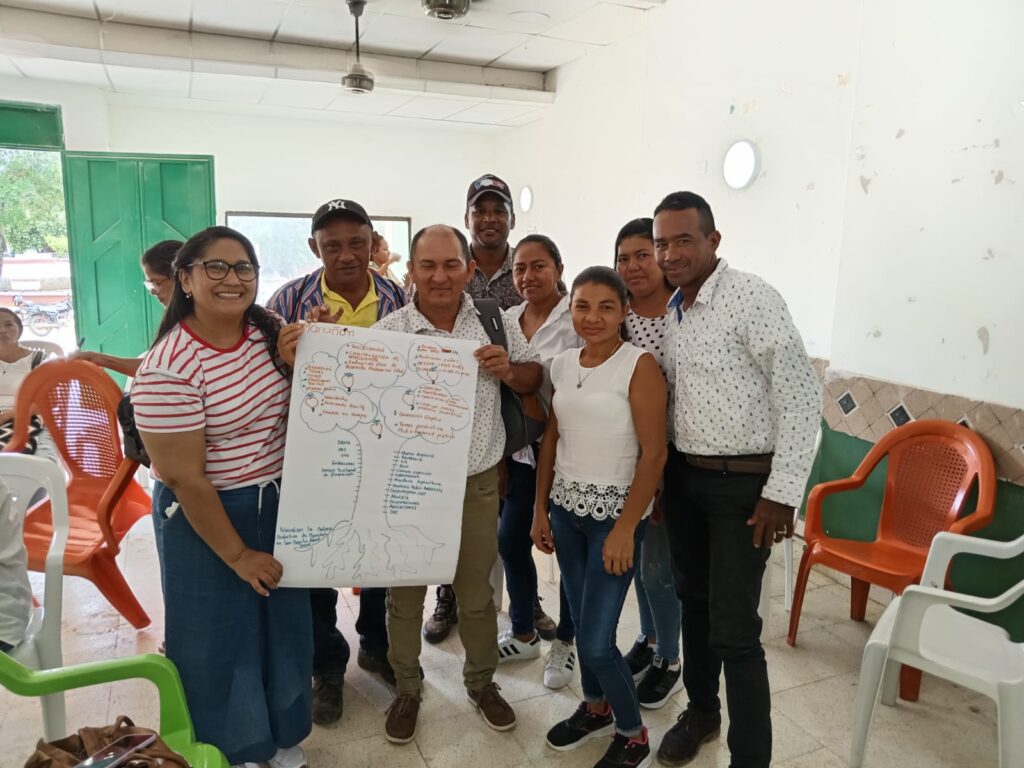 Los asistentes firmaron un manifiesto de voluntades para conformar el Comité Subregional del San Jorge y de San Benito Abad para la competitividad e innnovación.