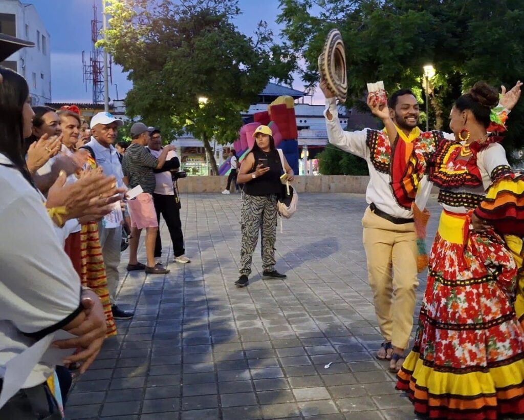 Bienvenida folclórica en Corozal.